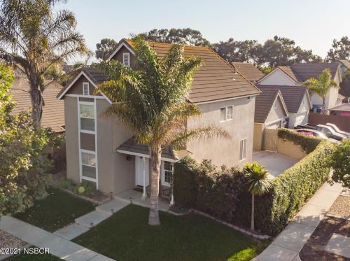 2255 Riverton Dr, Santa Maria, CA 93458-1429