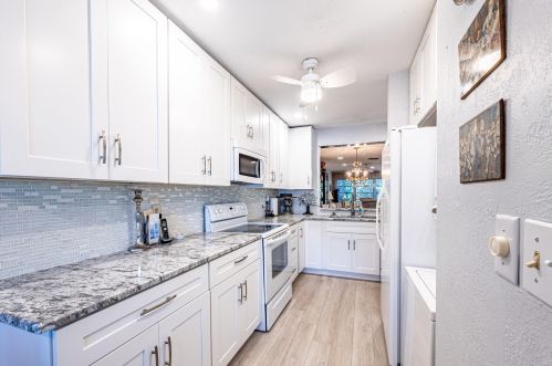 13837 Via Aurora, Delray Beach, FL 33484-1669