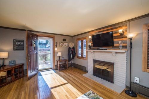 644 Greenlee Rd, Pittsburgh, PA 15227-1022