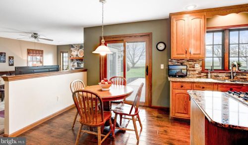 75 Maple Ave, Bareville PA  17540-9602 exterior