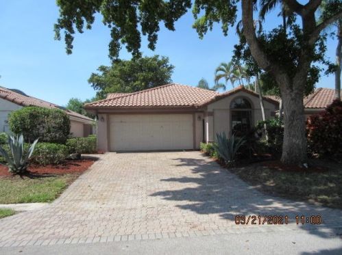 7706 Glendevon Ln, Delray Beach, FL 33446-2807