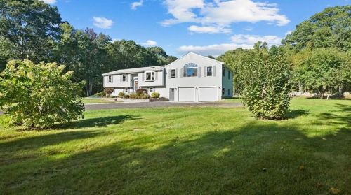 208 Franklin Rd, Coventry, RI 02827-1524