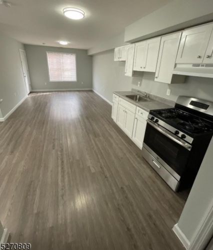 121 Main St, Paterson, NJ 07505-1025