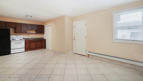 250 Hancock Ave, Pelican Island NJ  08751-2043 exterior