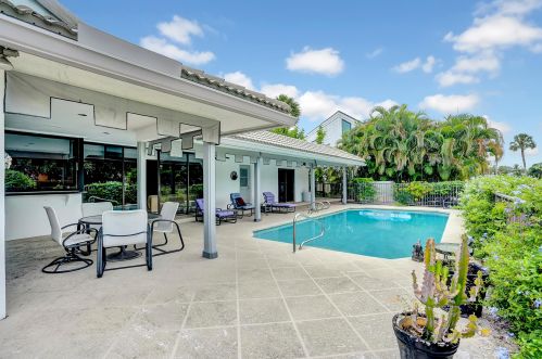 3899 Live Oak Blvd, Delray Beach FL  33445-7054 exterior