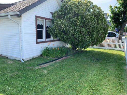 751 7th St, North Lindenhurst NY  11757-5511 exterior