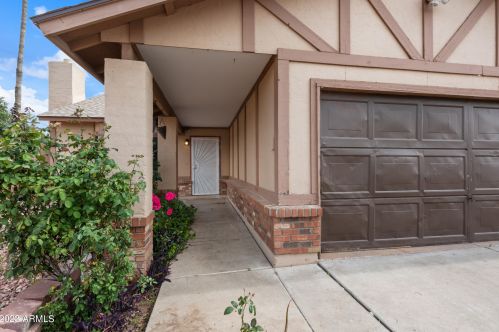 4733 Morrow Dr, Glendale, AZ 85308-4810