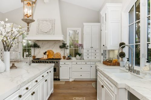 8 Rockshore Blf, Newport Beach CA  92657-2131 exterior