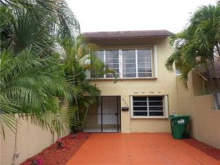 8422 103rd Ave, Miami, FL 33173-3956