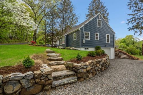 15 Rabbit Ln, Brookfield Center, CT 06804-1313