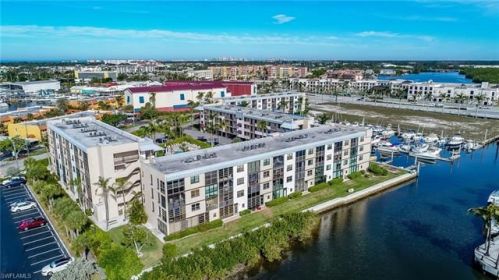 803 River Point Dr, Naples FL  34102-3465 exterior