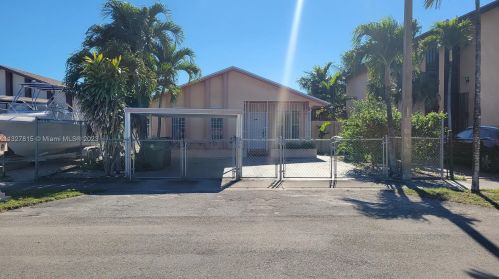 1316 38th Pl, Hialeah, FL 33012-4777
