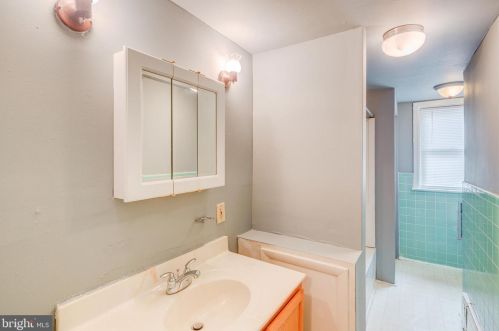 308 Monmouth St, Gloucester NJ  08030-1721 exterior