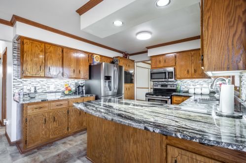 8100 Plainfield Ave, Milwaukee WI 53220-2843 exterior