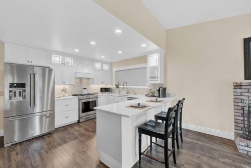 1000 Woodridge Dr, Vacaville CA  95687-6440 exterior