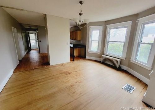 249 Vauxhall St, United States Coast Guard Ac CT  06320-3840 exterior