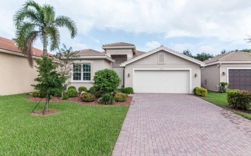 9897 Yellowfield Dr, Boynton Beach, FL 33473-7887