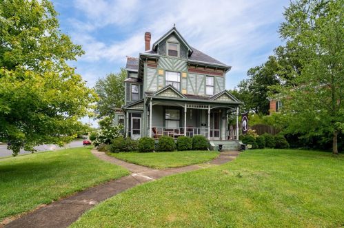 268 South St, Wilmington OH  45177-1696 exterior