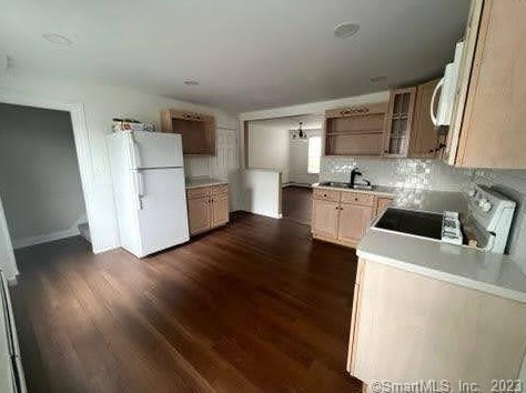 32 Pulaski St, Norwich CT  06351-2305 exterior
