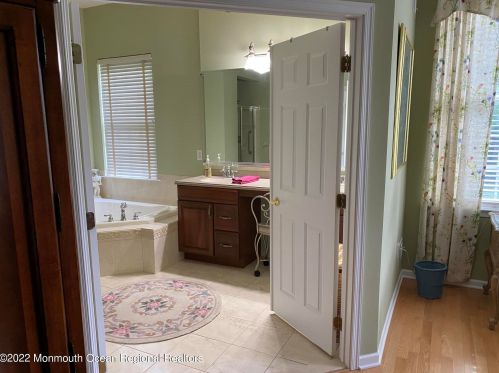 10 Quincy Ct, East Freehold NJ  07728-9251 exterior