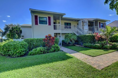 9 Eastgate Dr, Boynton Beach, FL 33436-6802