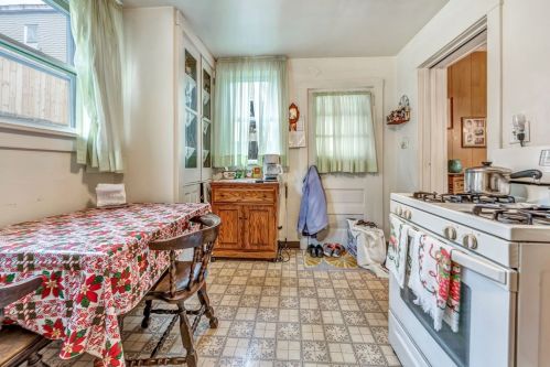 432 Melrose Ave, Ambridge PA 15003-2404 exterior