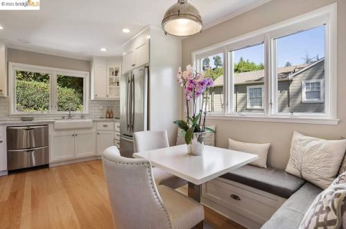 5647 Cabot Dr, Oakland CA  94611-2247 exterior