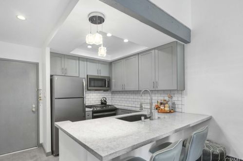 16862 Pacific Coast Hwy, Huntington Beach, CA 92649-2815