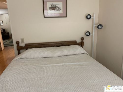 69521 Parkside Dr, Desert Hot Springs CA  92241-8719 exterior