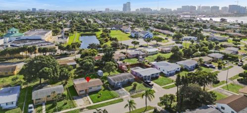 1453 8th St, West Palm Beach, FL 33401-3046