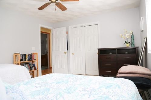 853 Boston Neck Rd, South Kingstown RI  02882-2904 exterior