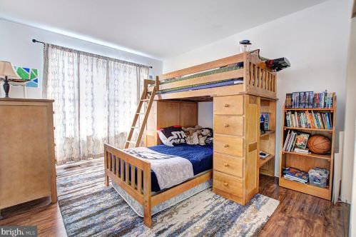 15 Willow Ct, Downingtown PA  19335-3400 exterior