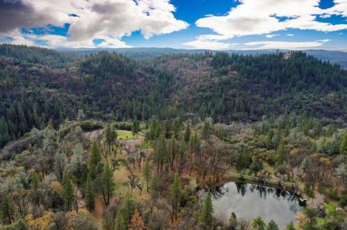 13940 Lodestar Dr, Grass Valley CA  95949-8362 exterior