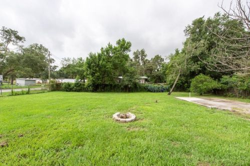 9741 Fowler Ave, Thonotosassa FL  33592-3415 exterior