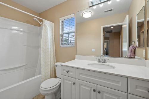 42092 Orange Blossom Dr, Temecula CA  92591-5542 exterior
