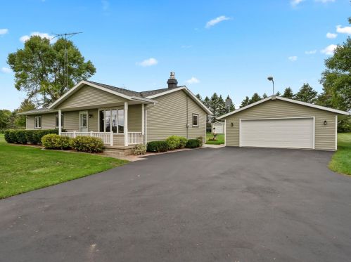 1044 Union Rd, Manitowoc WI 54220-9451 exterior