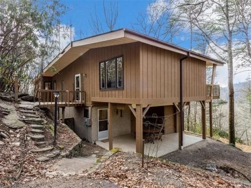 837 Huckleberry Mountain Rd, Hendersonville, NC 28792-5582