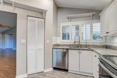 23313 Water Cir, Boca Raton FL  33486-8539 exterior