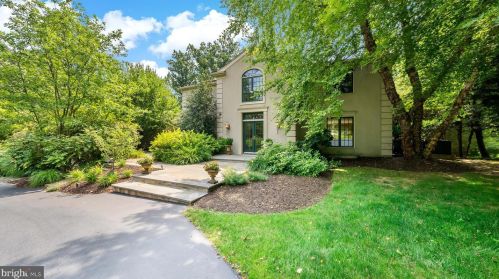 471 Bishop Hollow Rd, Newtown Square, PA 19073-3135