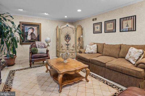 402 Ramsey Rd, Yardley PA 19067-4642 exterior