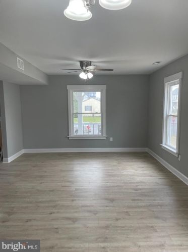 215 Helms Ave, Auburn NJ  08085-1018 exterior