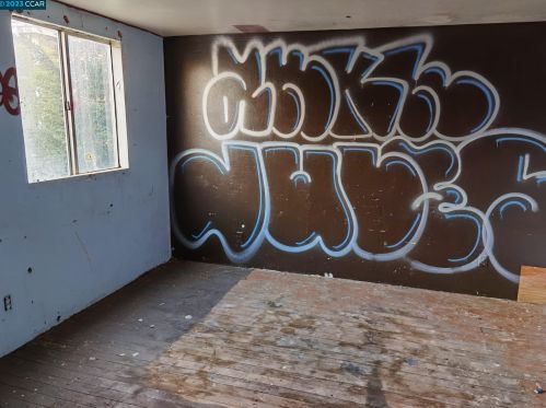 876 Isabella St, Oakland CA 94607-3430 exterior