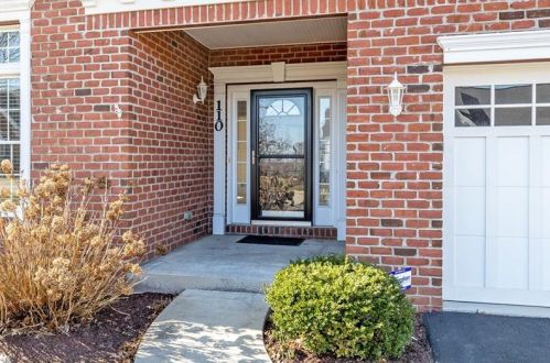 110 Foxchase Dr, Canonsburg, PA 15317-5440