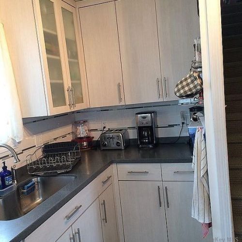 218 Lake St, Rockville Centre, NY 11572-4213