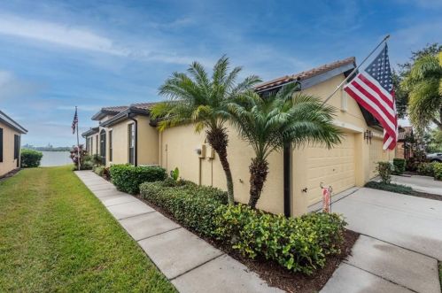 5657 Sunset Falls Dr, Ruskin, FL 33572-3112