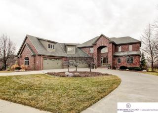 10209 164th St, Omaha, NE 68136-1849