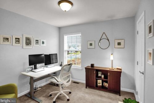 4 Ledgestone Dr, Siddonsburg PA  17019-9805 exterior