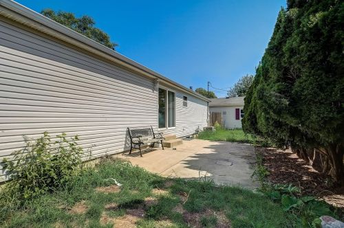 4609 74th Pl, Kenosha WI  53142-3711 exterior