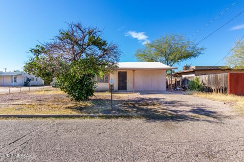2739 Walnut Ave, Tucson, AZ 85712-1829
