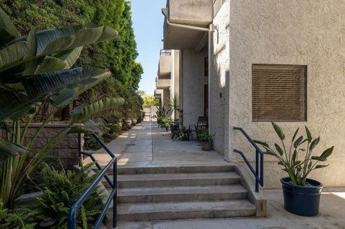 1159 Pacific Beach Dr, San Diego CA  92109-5149 exterior